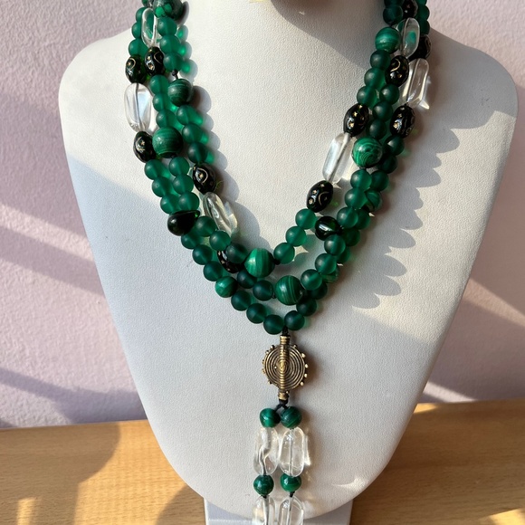 VINTAGE MALACHITE ROCK CRYSTAL GREEN GLASS LONG OPERA LARIAT STATEMENT NECKLACE
